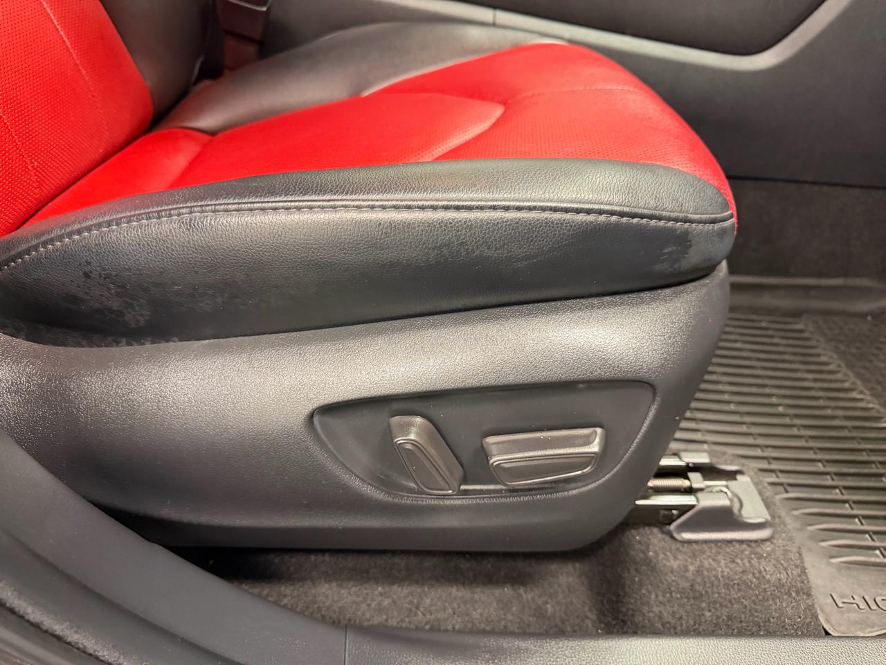 Toyota Highlander XSE 4D SUV FWD 2023