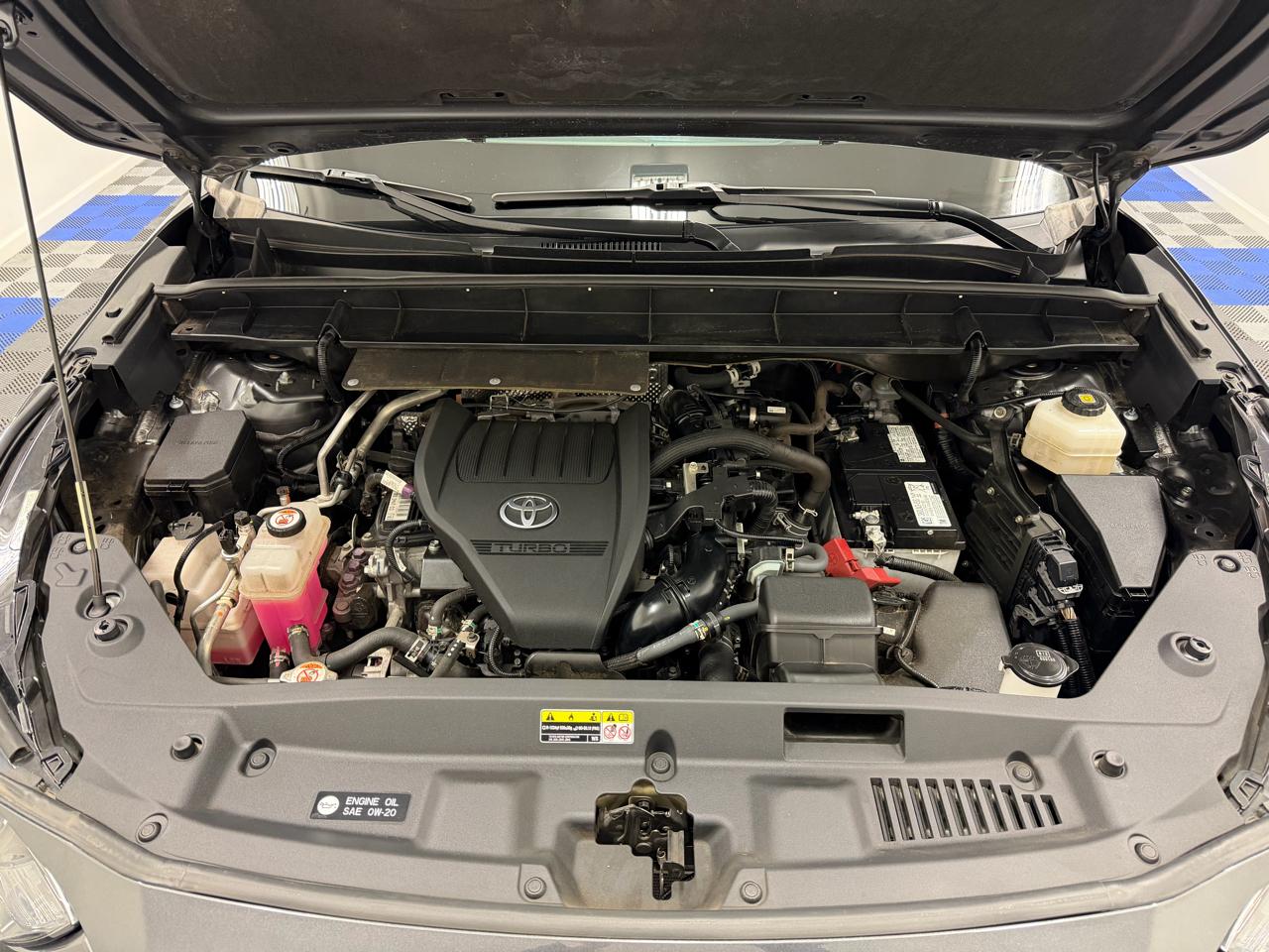 Toyota Highlander XSE 4D SUV FWD 2023