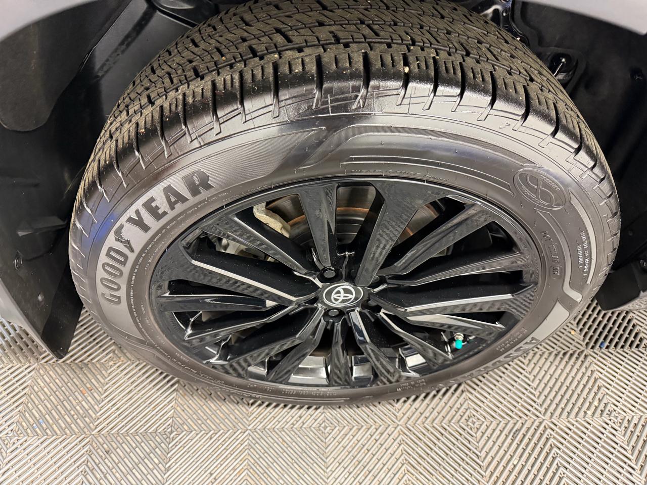 Toyota Highlander XSE 4D SUV FWD 2023