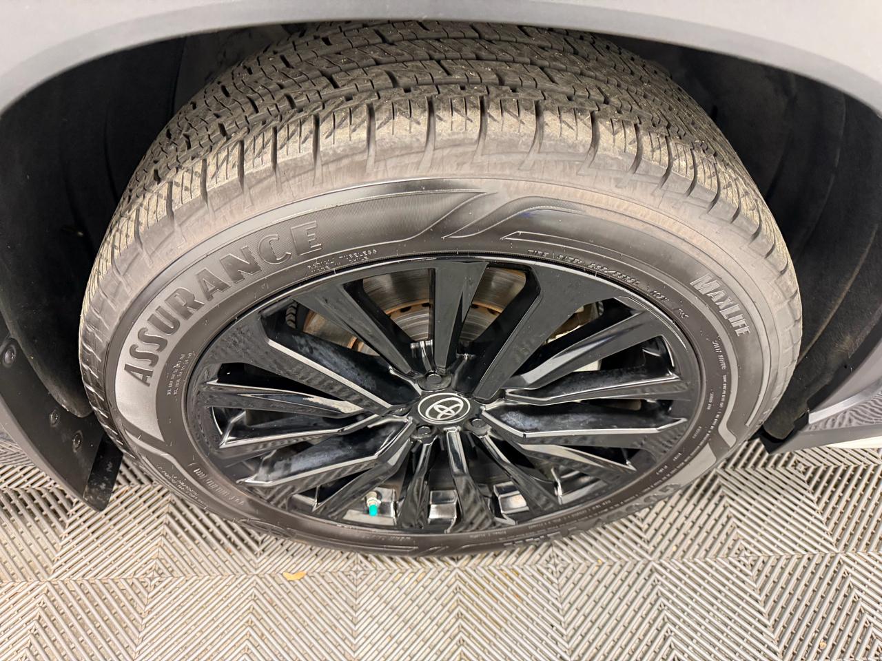 Toyota Highlander XSE 4D SUV FWD 2023