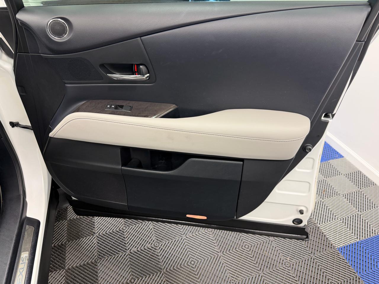 Lexus RX 350 4D SUV FWD 2013