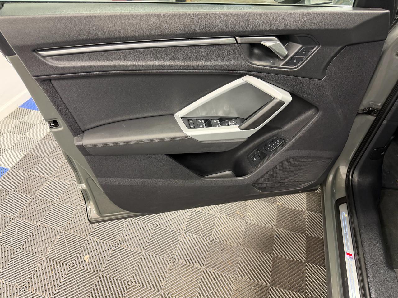 Audi Q3 S line Premium 45 TFSI quattro 2022