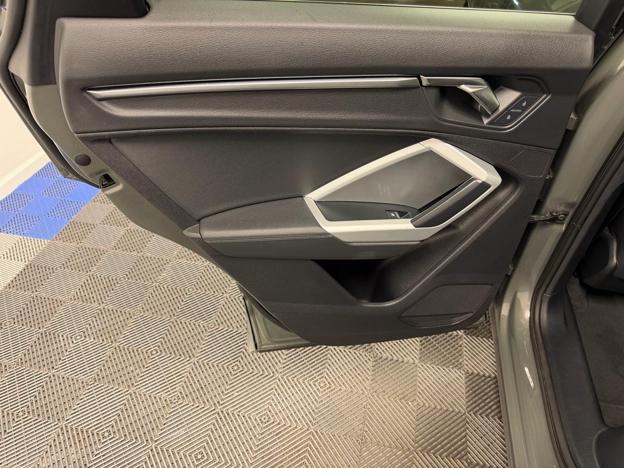 Audi Q3 S line Premium 45 TFSI quattro 2022