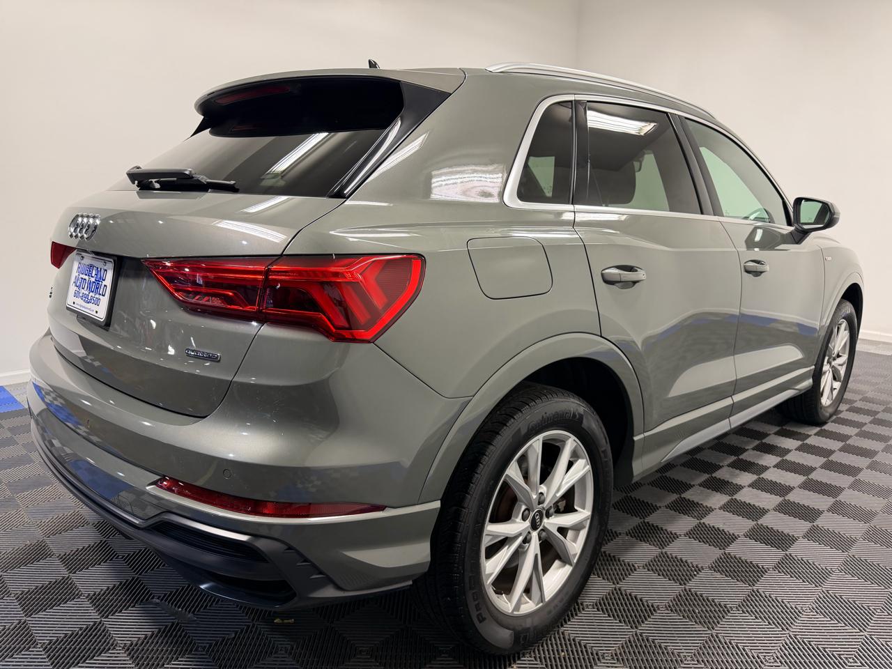 Audi Q3 S line Premium 45 TFSI quattro 2022