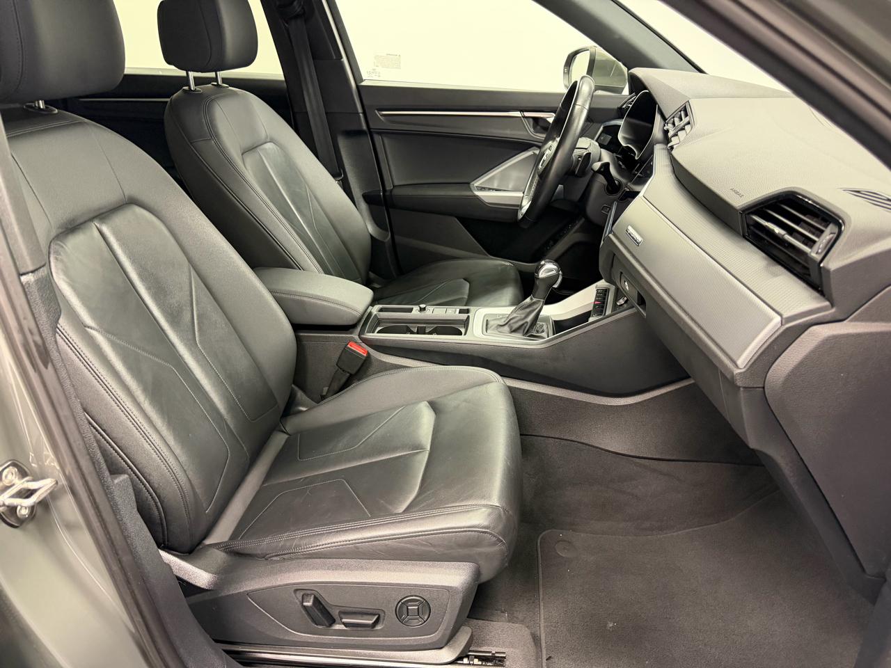 Audi Q3 S line Premium 45 TFSI quattro 2022