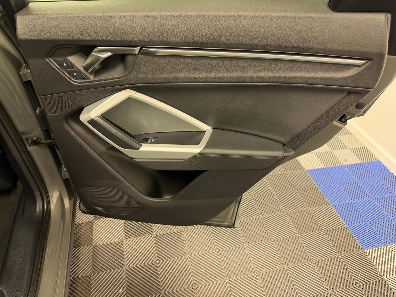 Audi Q3 S line Premium 45 TFSI quattro 2022