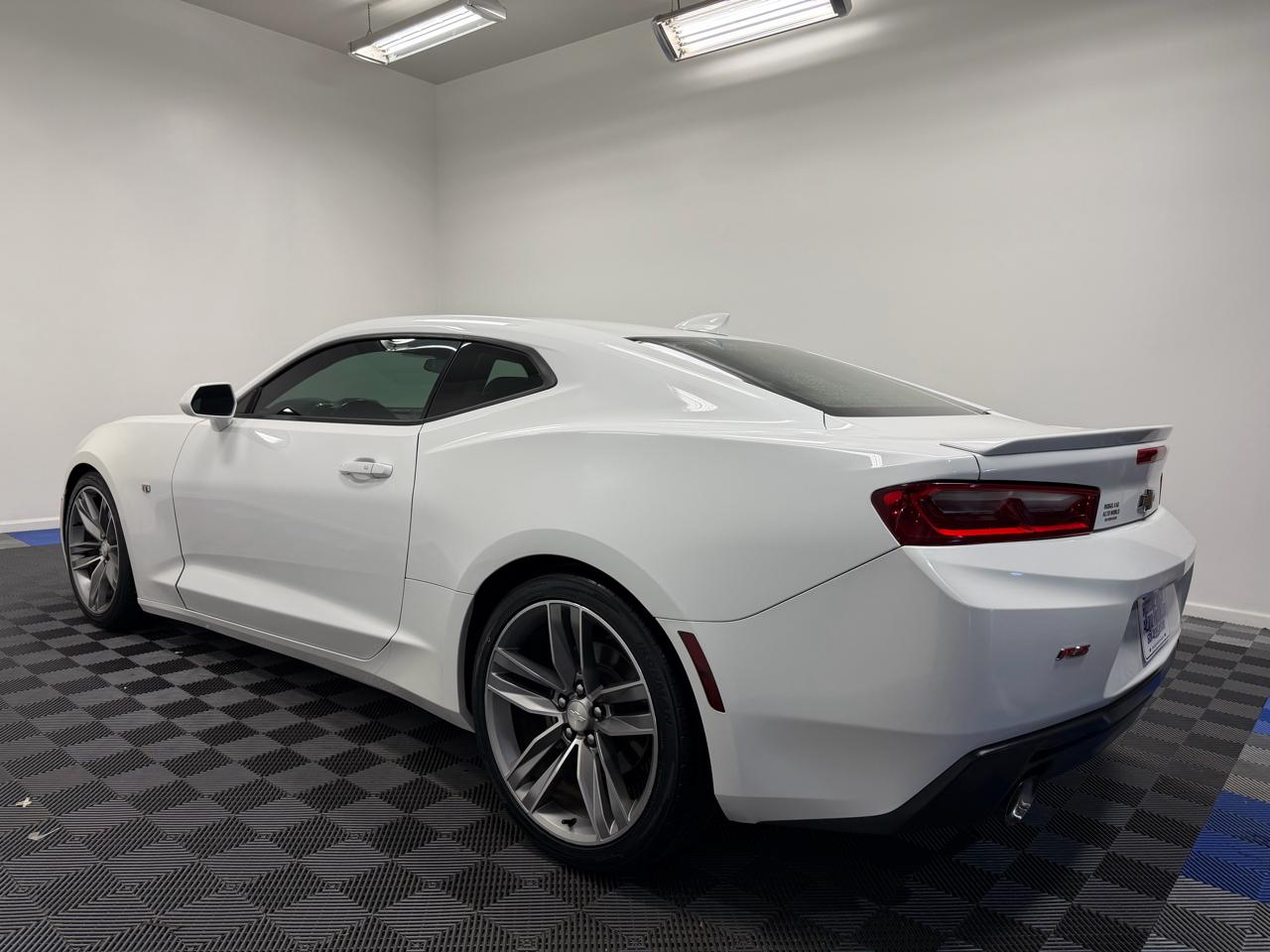 Chevrolet Camaro 2dr Coupe RS 2017