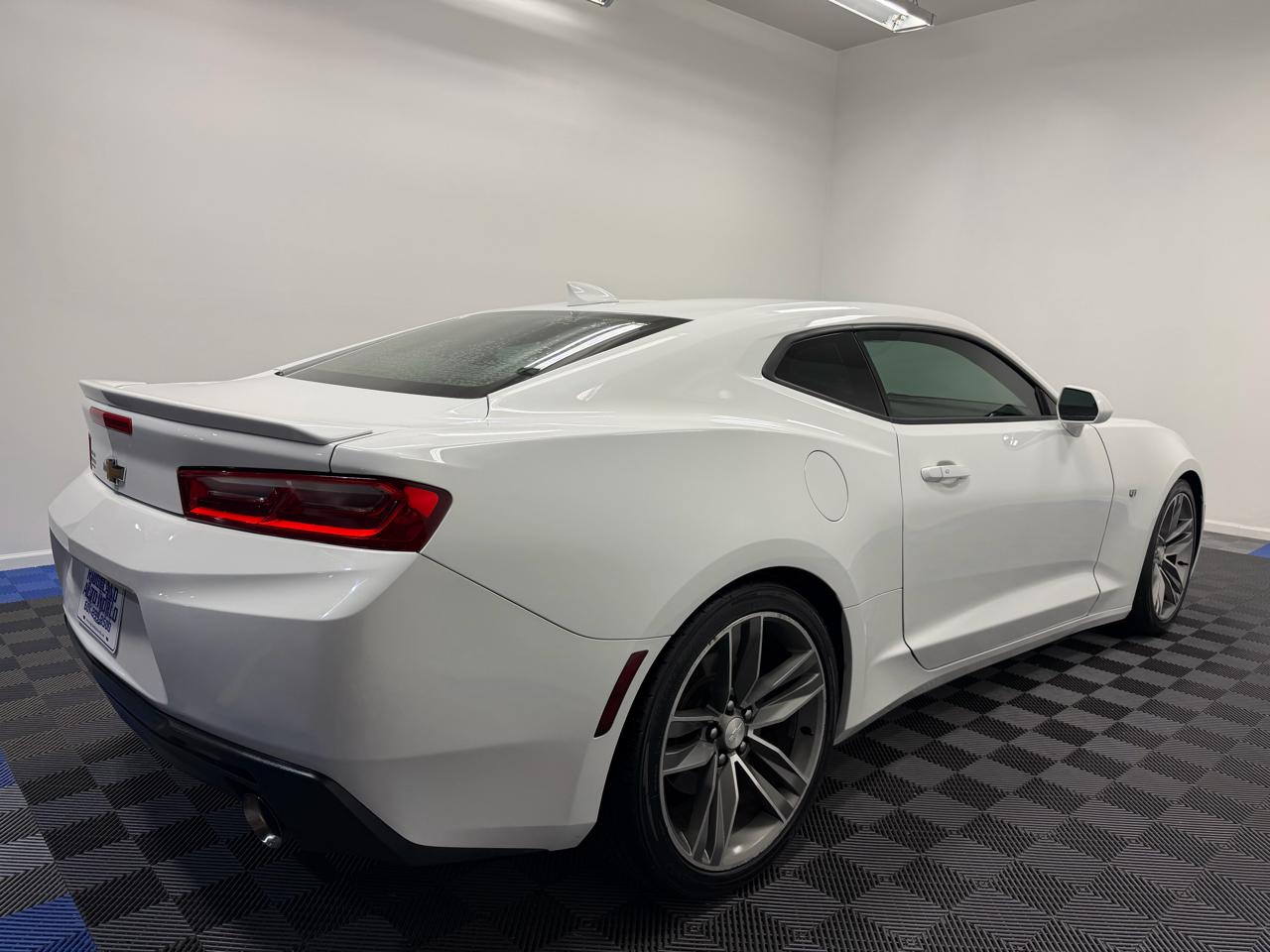 Chevrolet Camaro 2dr Coupe RS 2017