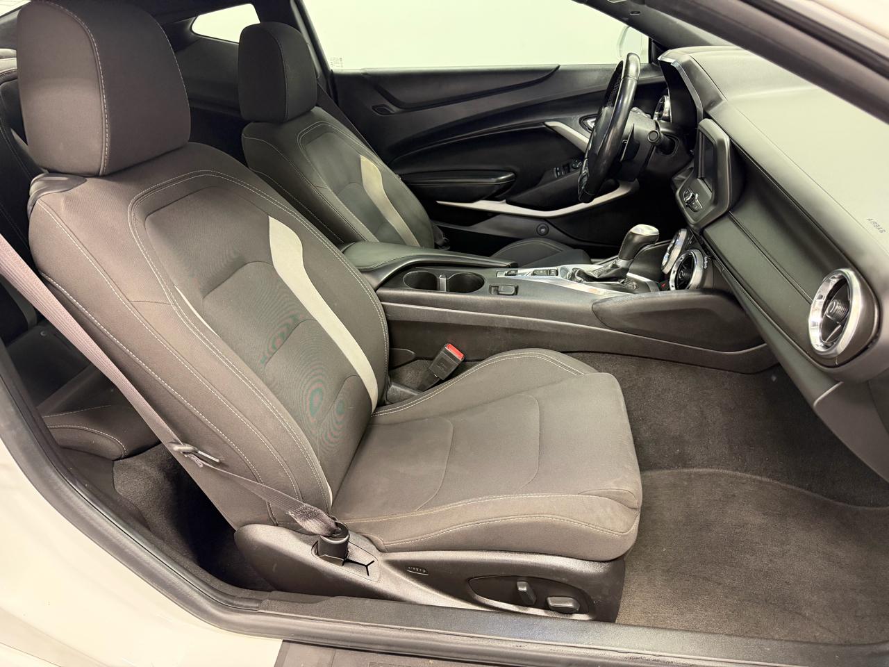 Chevrolet Camaro 2dr Coupe RS 2017