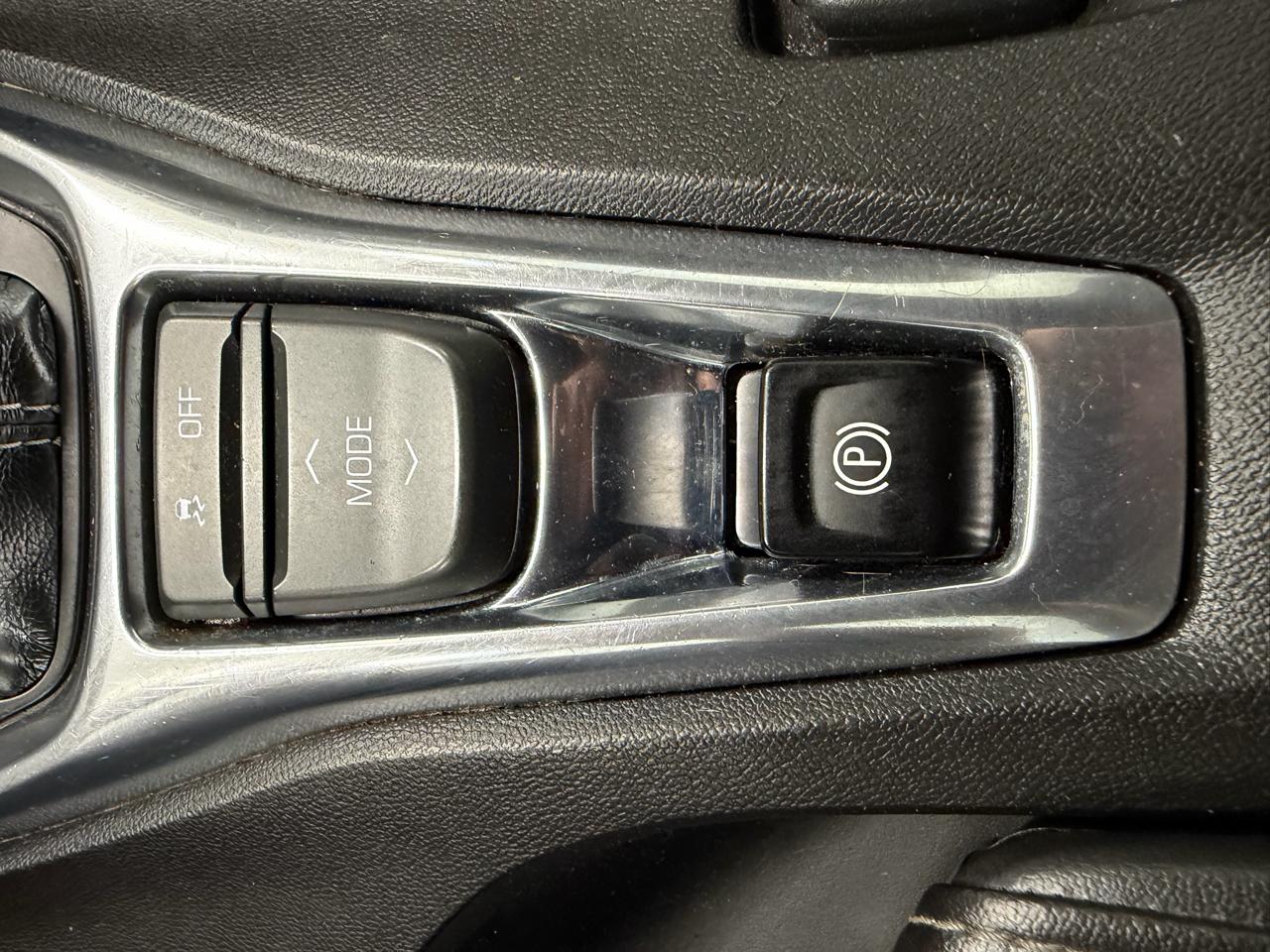 Chevrolet Camaro 2dr Coupe RS 2017