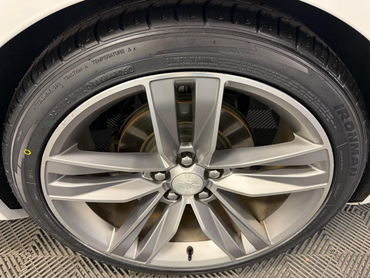 Chevrolet Camaro 2dr Coupe RS 2017