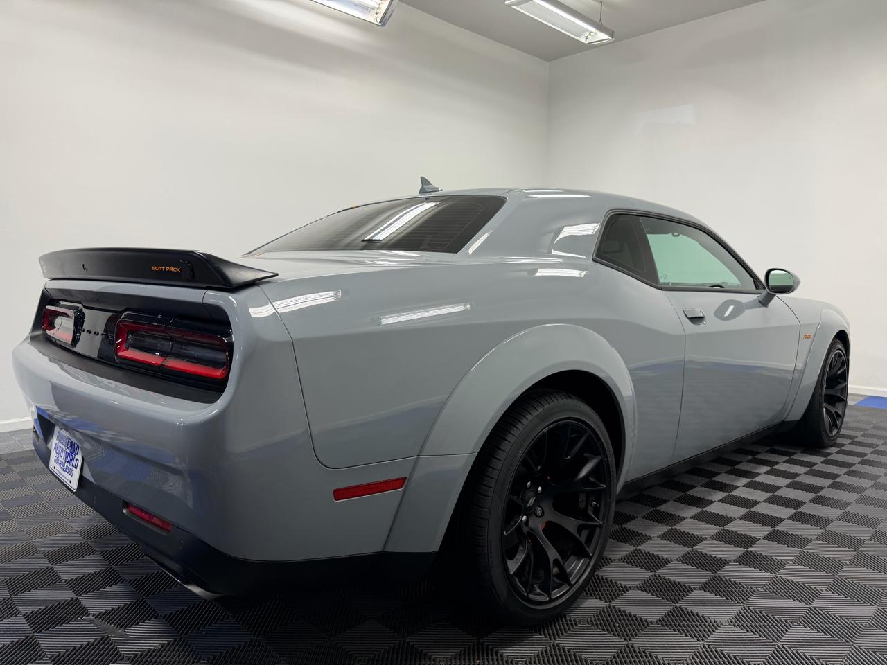 Dodge Challenger R/T Scat Pack Widebody RWD 2022