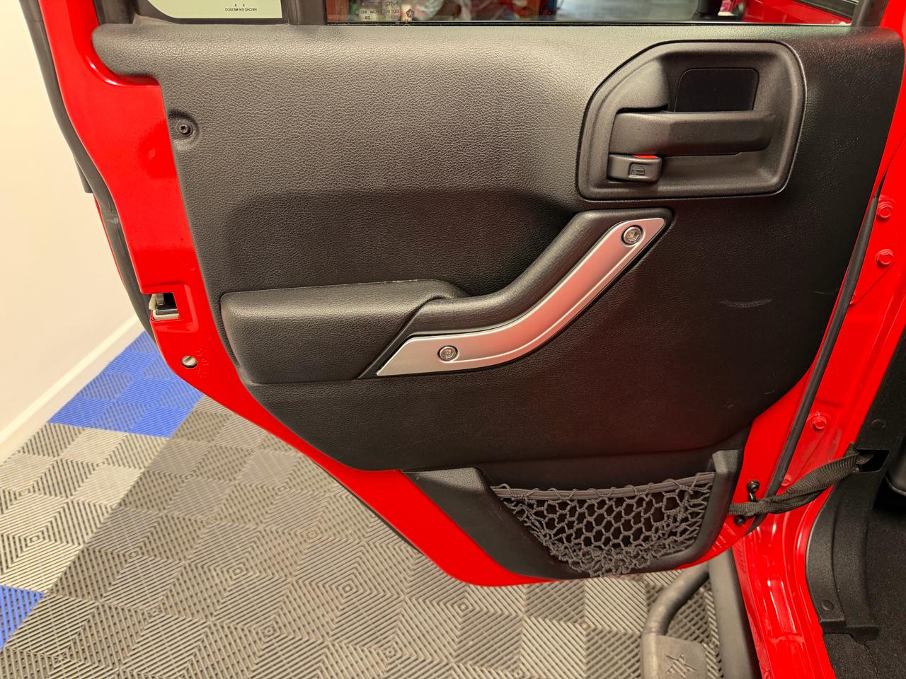 Jeep Wrangler Unlimited 4WD 4dr Sahara 2015