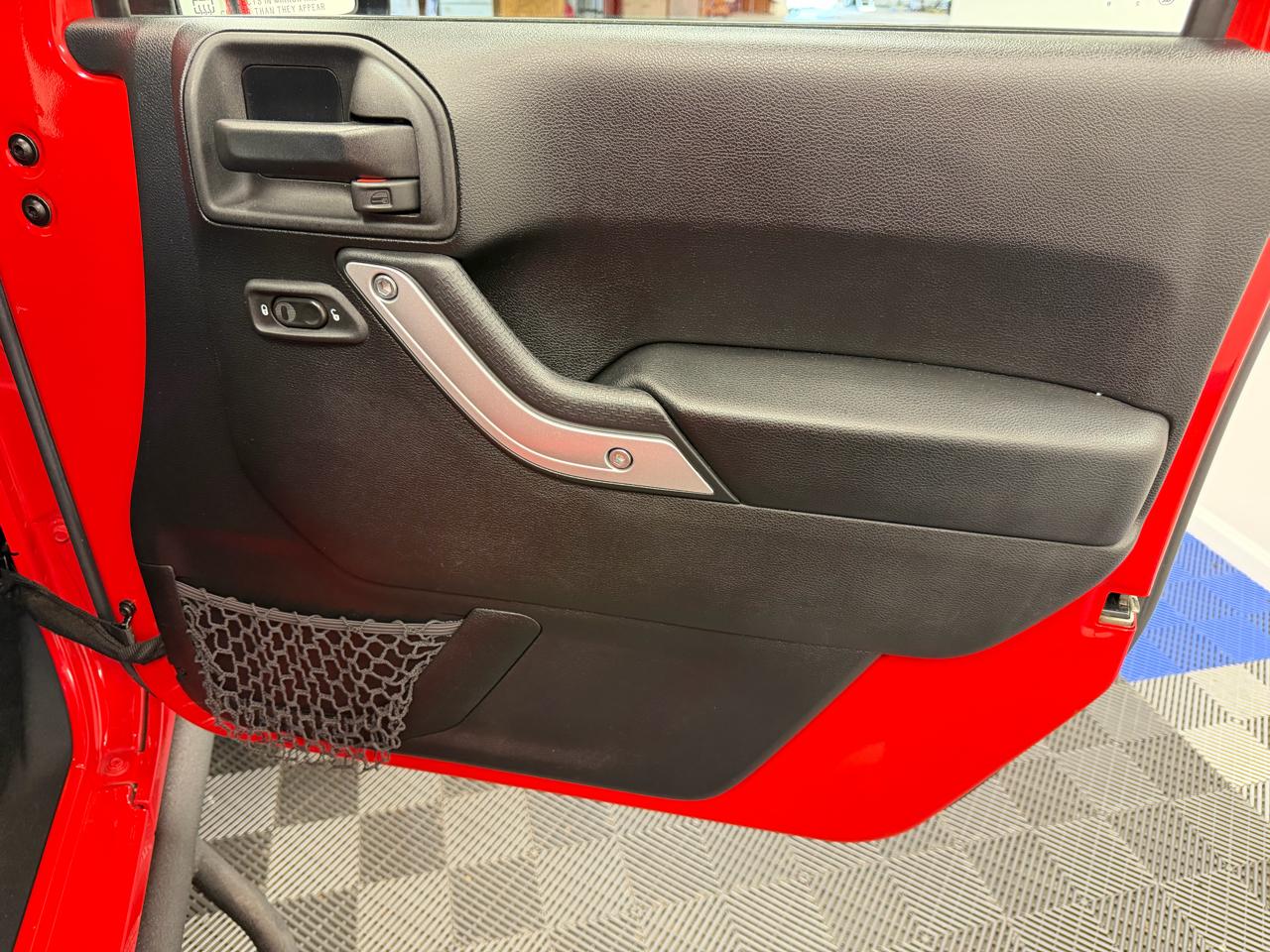 Jeep Wrangler Unlimited 4WD 4dr Sahara 2015