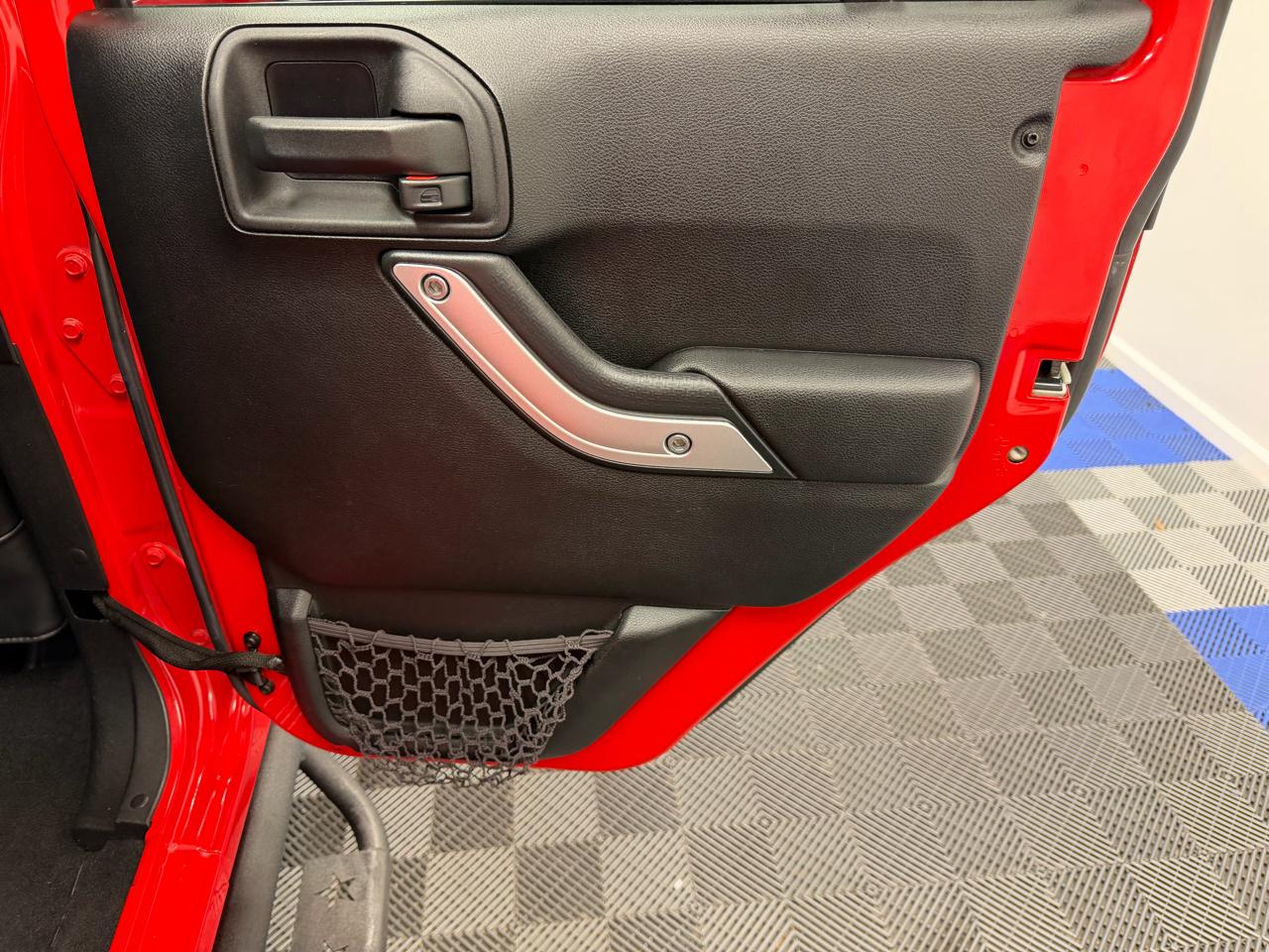 Jeep Wrangler Unlimited 4WD 4dr Sahara 2015