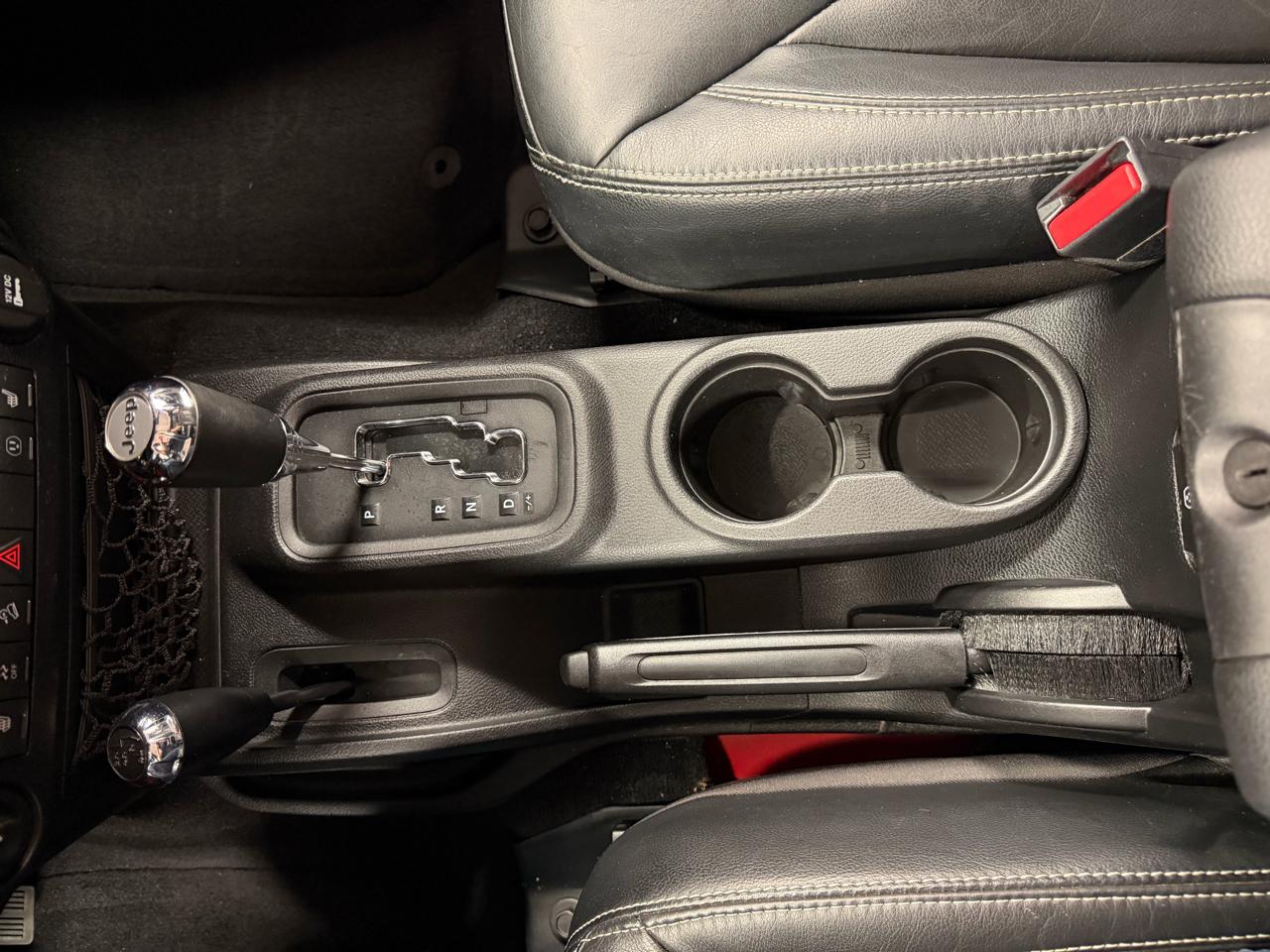 Jeep Wrangler Unlimited 4WD 4dr Sahara 2015