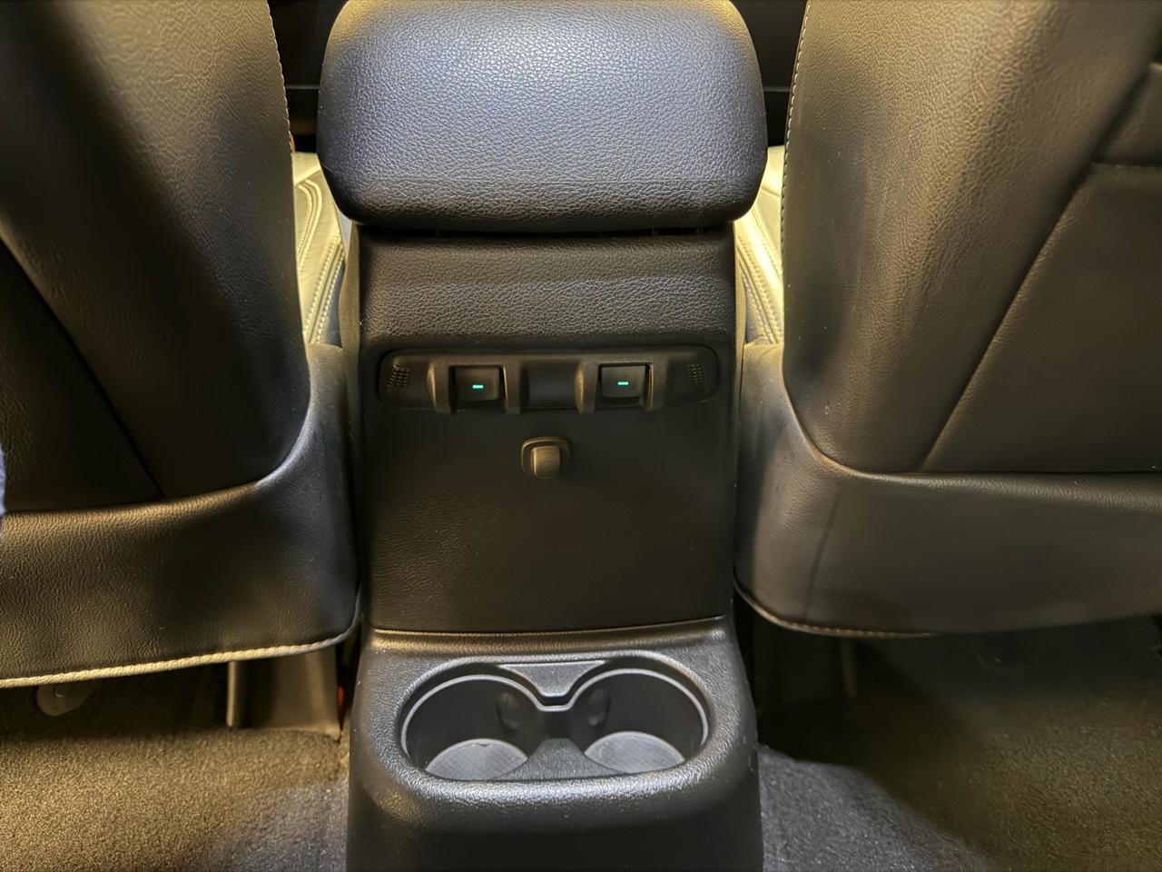 Jeep Wrangler Unlimited 4WD 4dr Sahara 2015