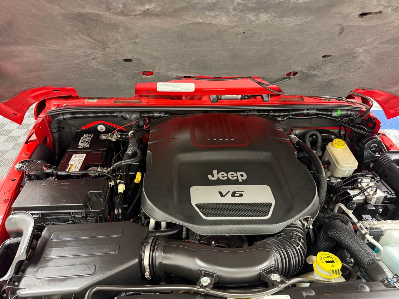 Jeep Wrangler Unlimited 4WD 4dr Sahara 2015