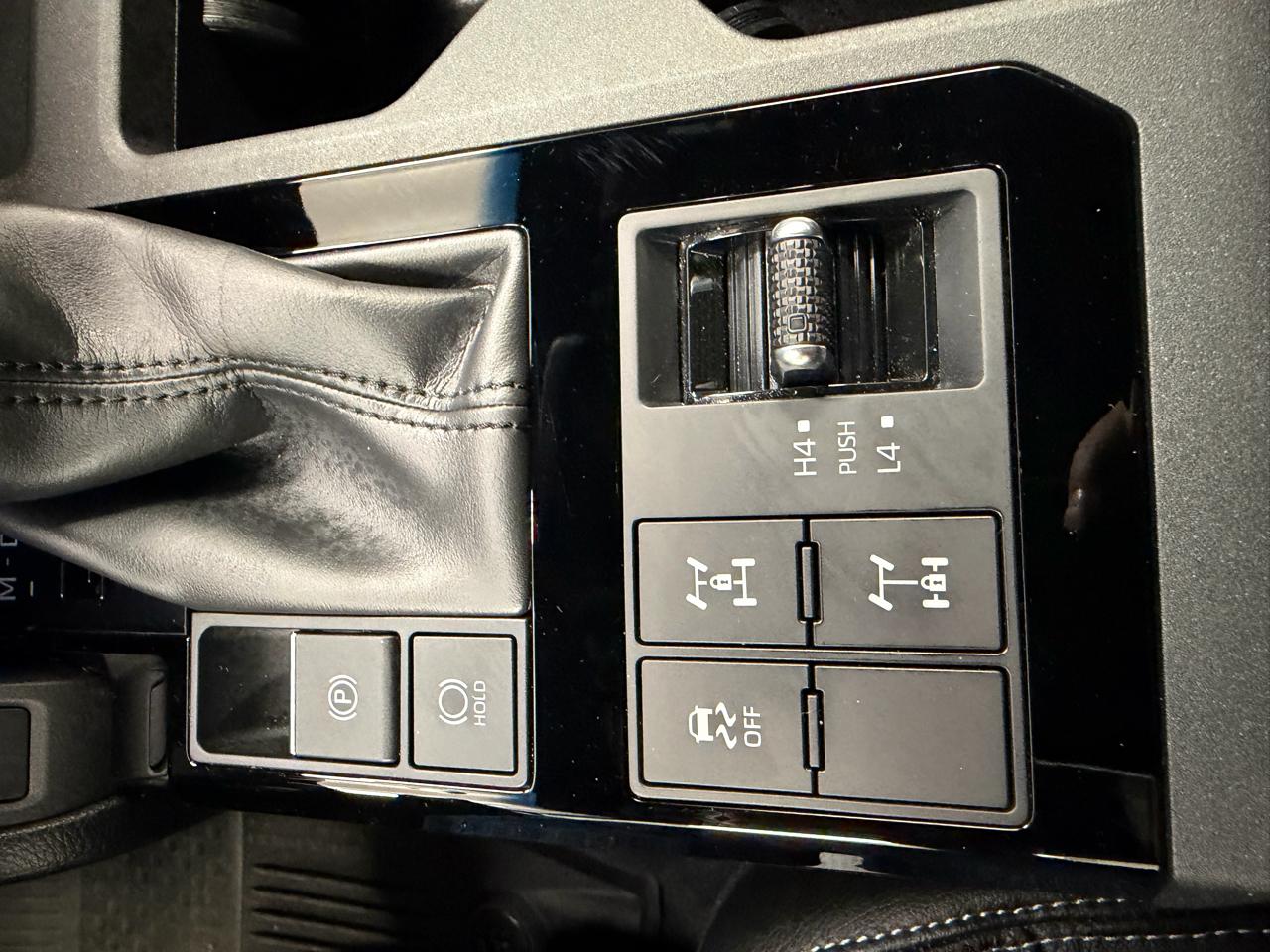 Toyota Land Cruiser 1958 4WD (Natl) 2024