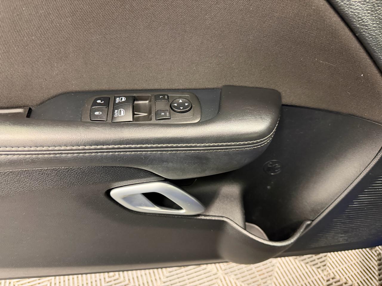 Dodge Challenger GT RWD 2021