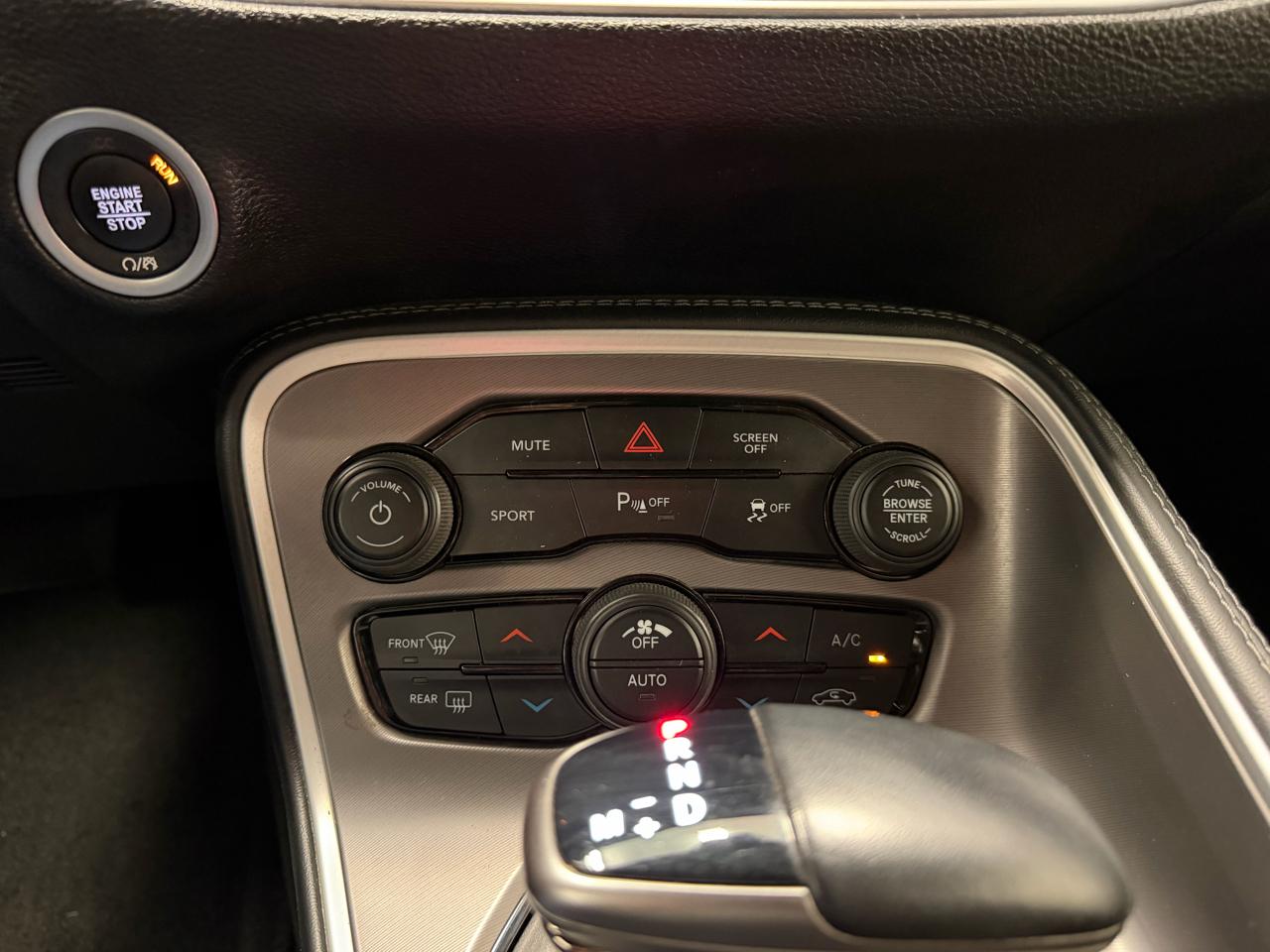 Dodge Challenger GT RWD 2021
