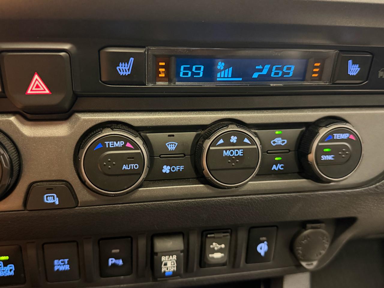 Toyota Tacoma Double Cab  2019