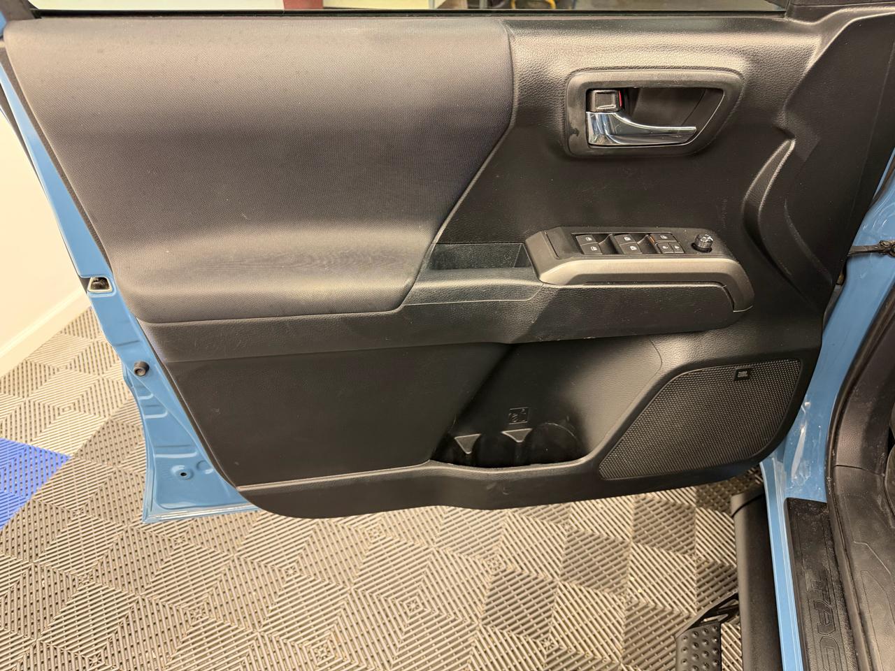 Toyota Tacoma Double Cab  2019