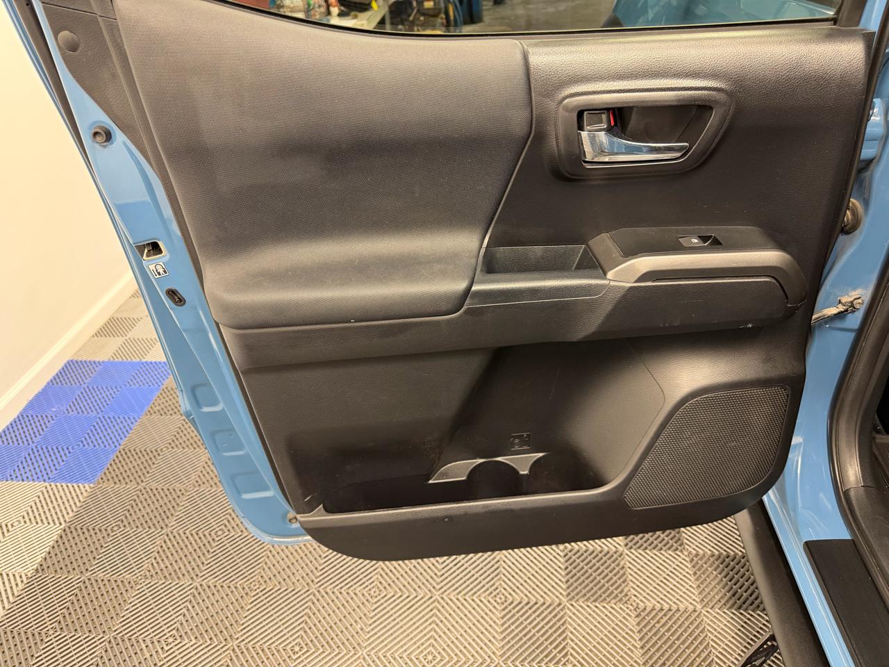 Toyota Tacoma Double Cab  2019
