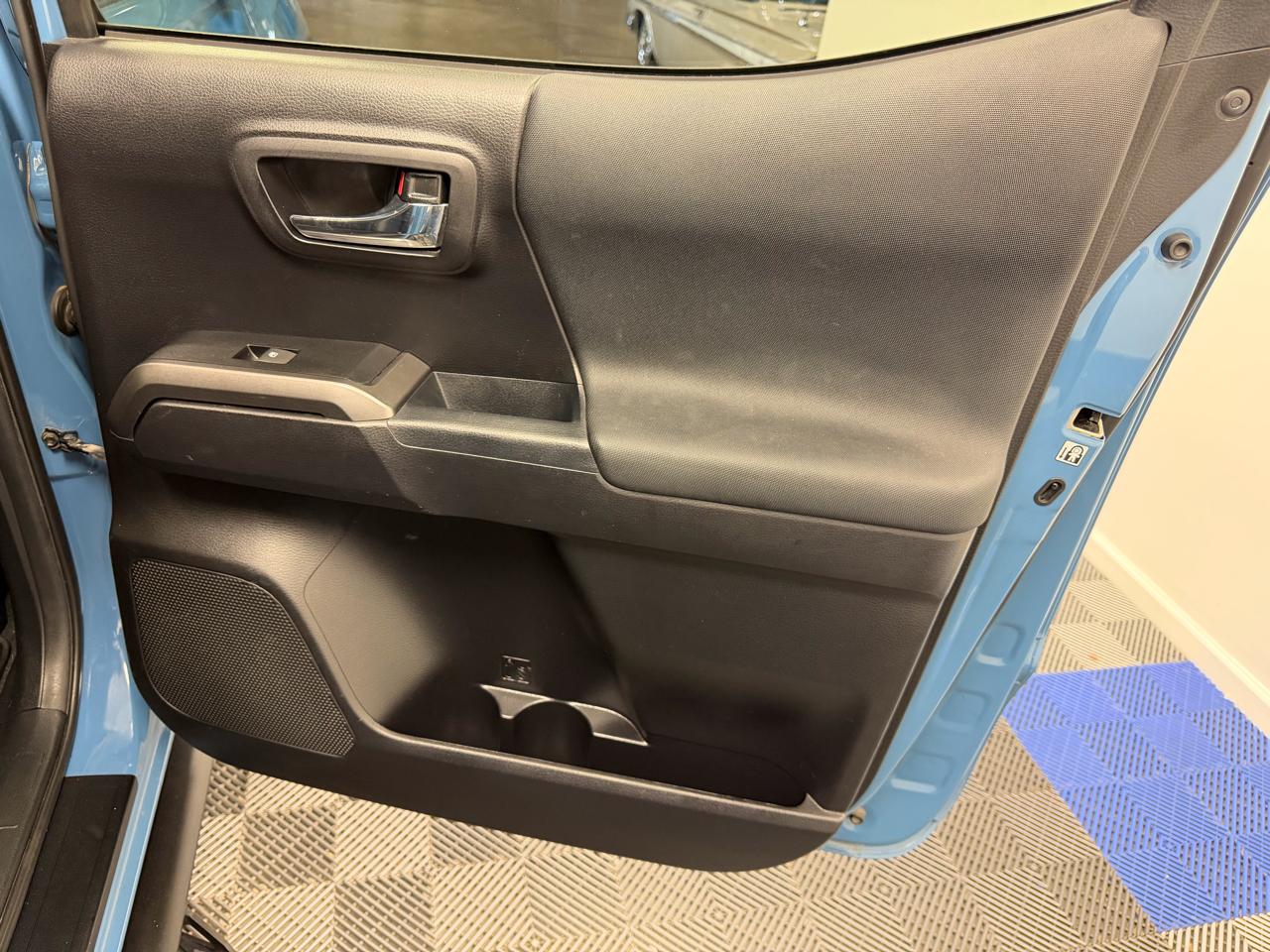 Toyota Tacoma Double Cab  2019