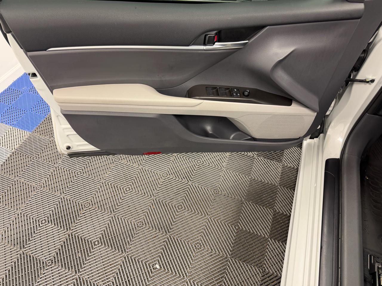 Toyota Camry SE Nightshade Auto (Natl) 2024