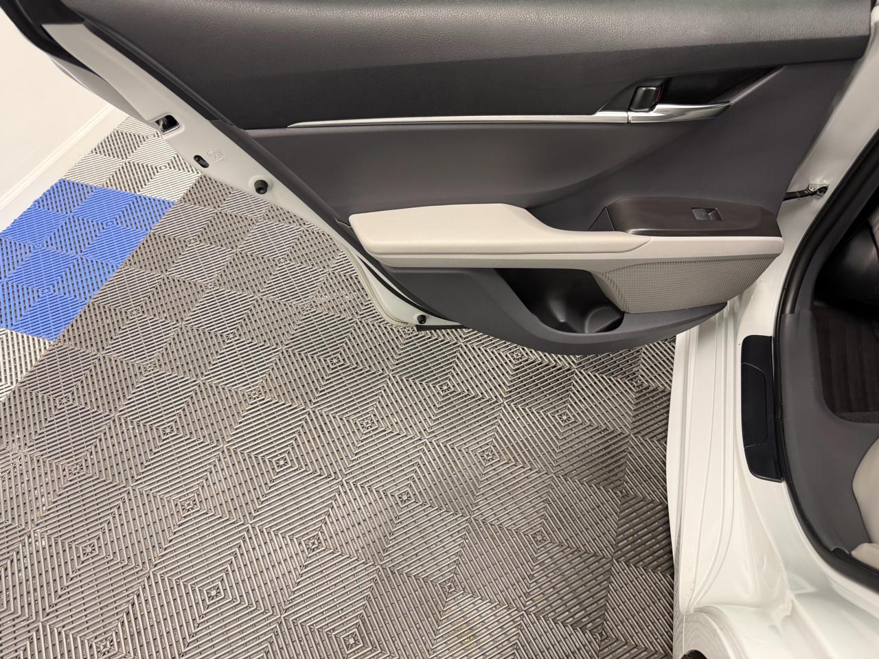 Toyota Camry SE Nightshade Auto (Natl) 2024