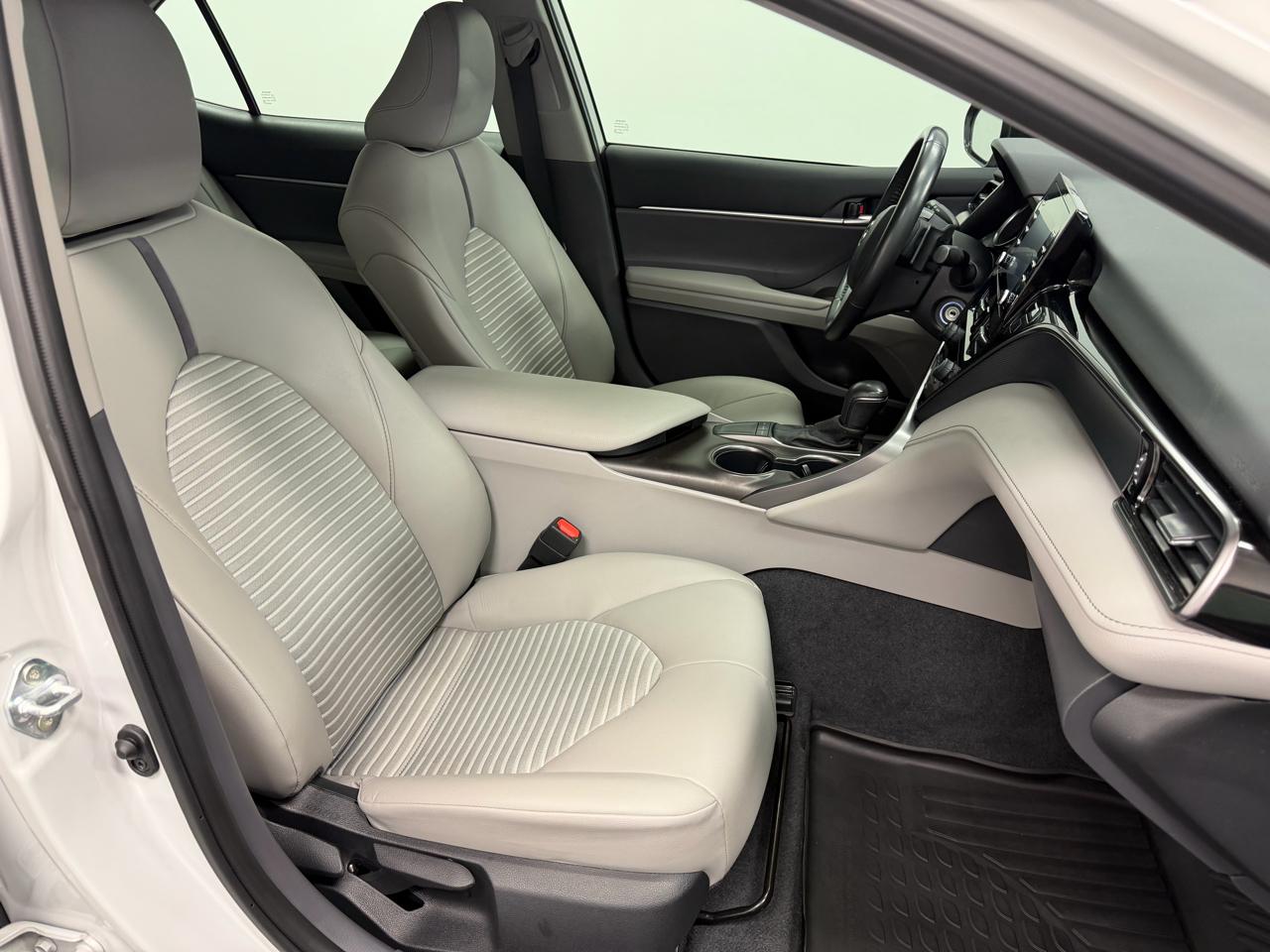 Toyota Camry SE Nightshade Auto (Natl) 2024