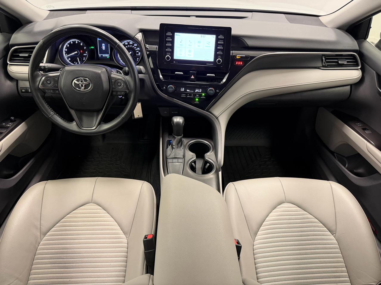 Toyota Camry SE Nightshade Auto (Natl) 2024