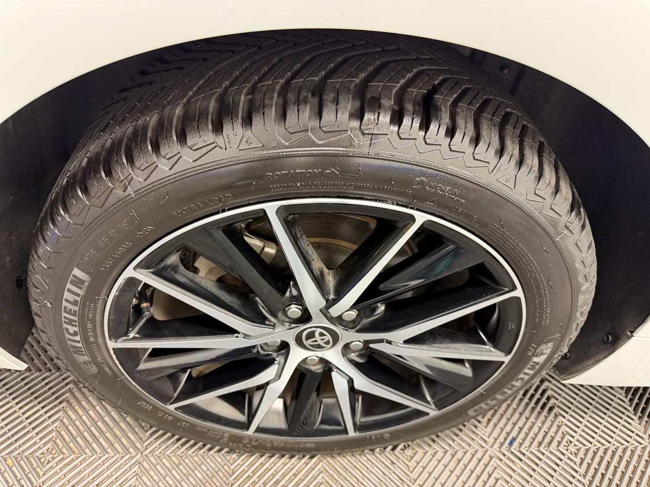 Toyota Camry SE Nightshade Auto (Natl) 2024