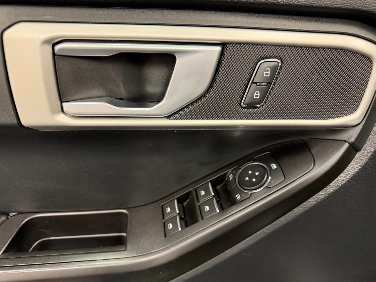 Ford Explorer Base 4WD 2021