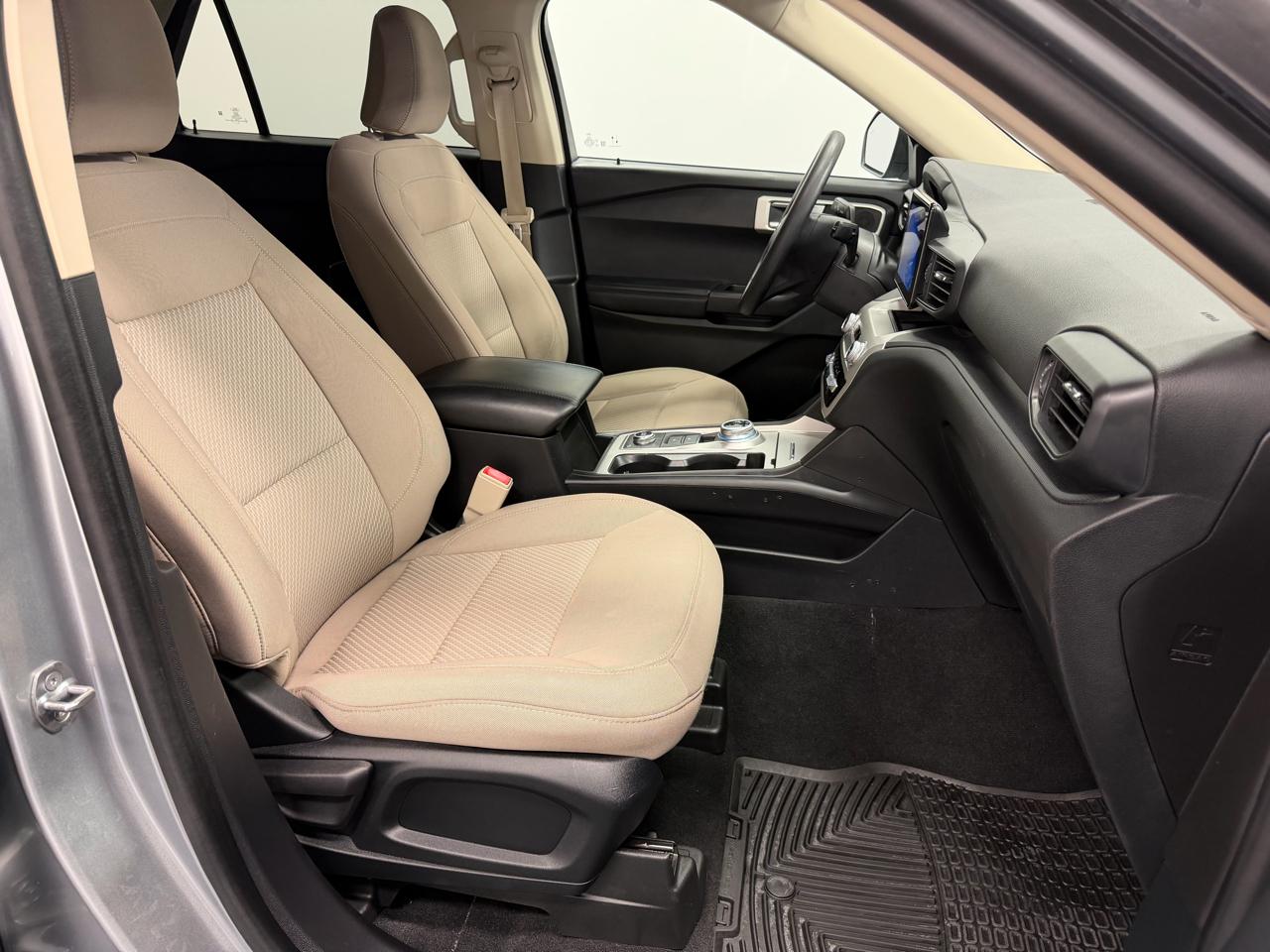 Ford Explorer Base 4WD 2021