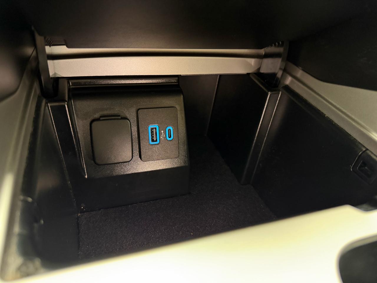 Ford Explorer Base 4WD 2021