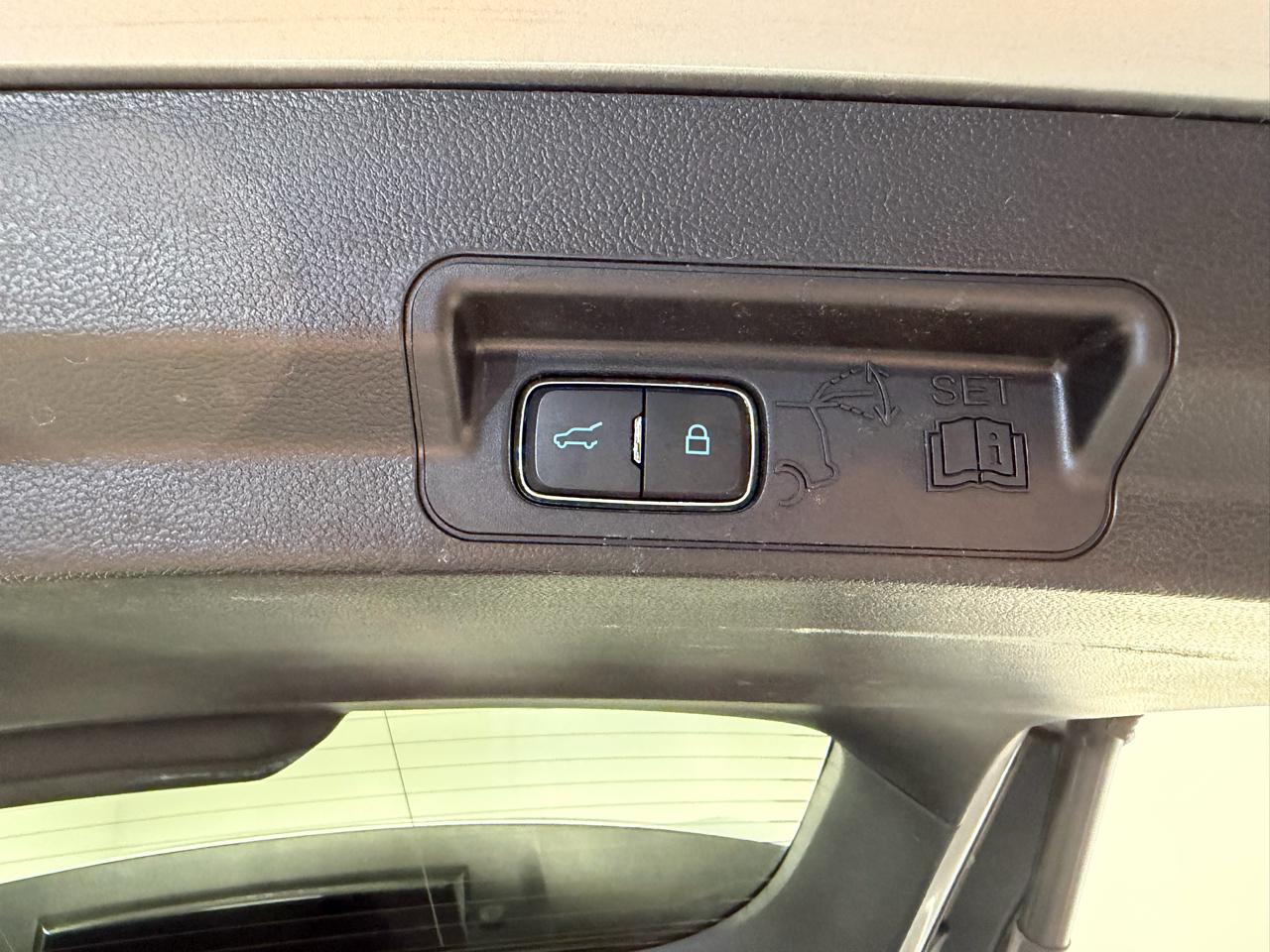 Ford Explorer Base 4WD 2021