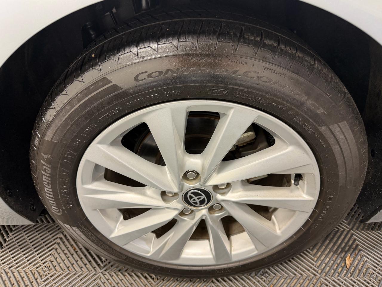 Toyota Camry LE Auto (Natl) 2023
