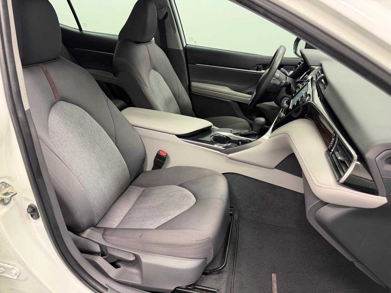 Toyota Camry LE Auto (Natl) 2020
