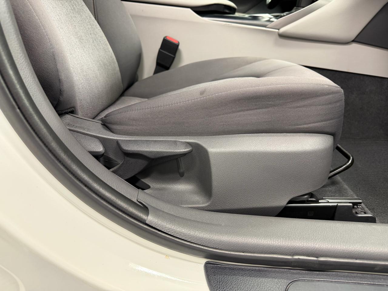 Toyota Camry LE Auto (Natl) 2020