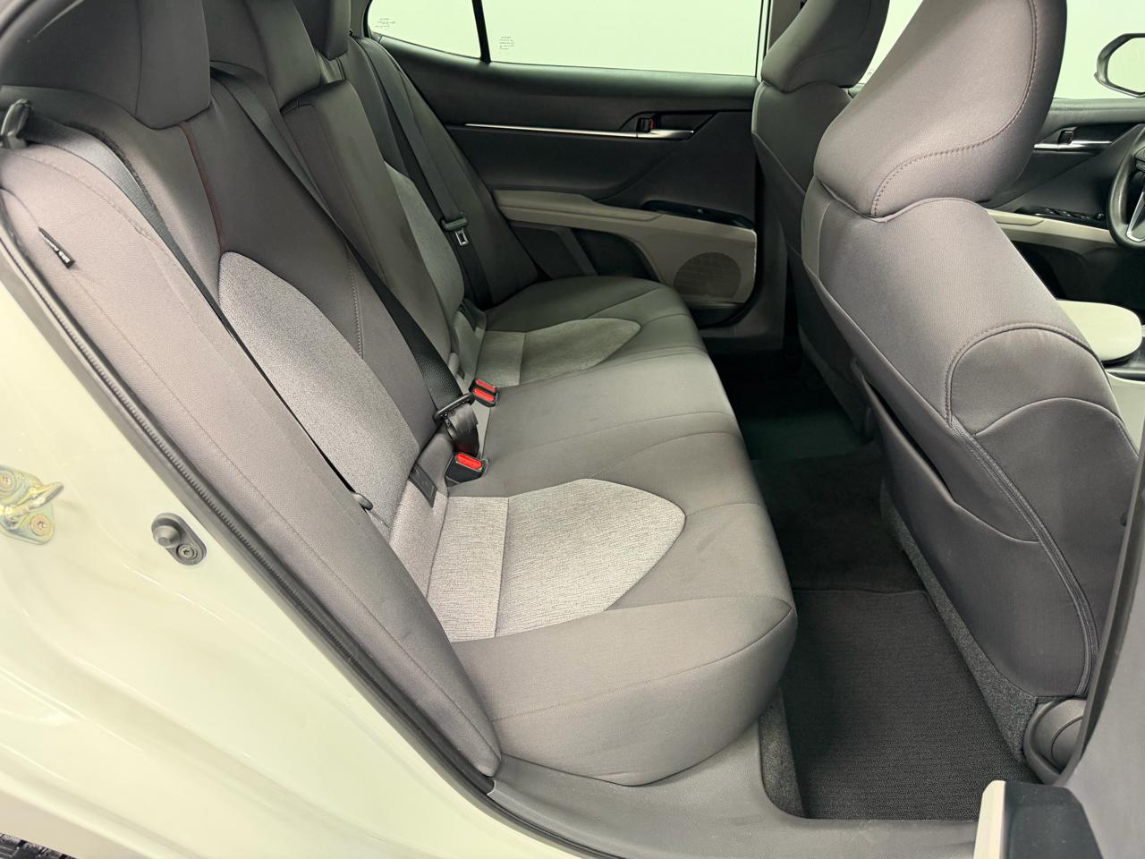 Toyota Camry LE Auto (Natl) 2020