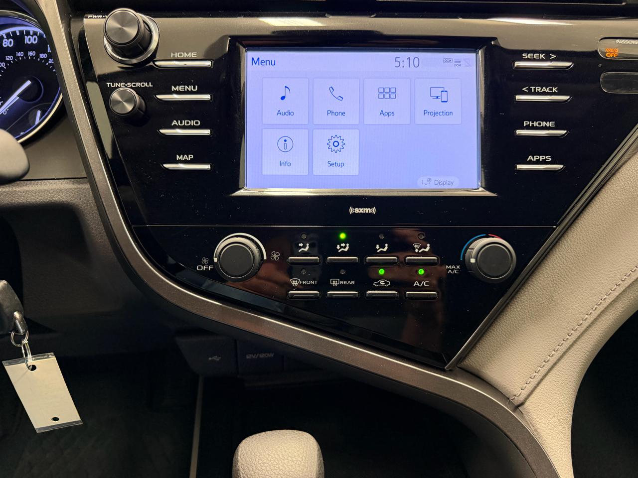 Toyota Camry LE Auto (Natl) 2020
