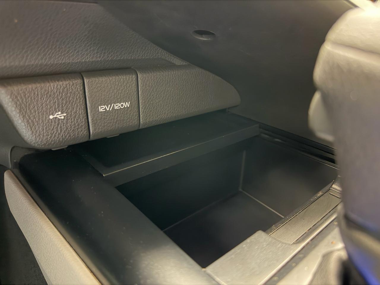 Toyota Camry LE Auto (Natl) 2020