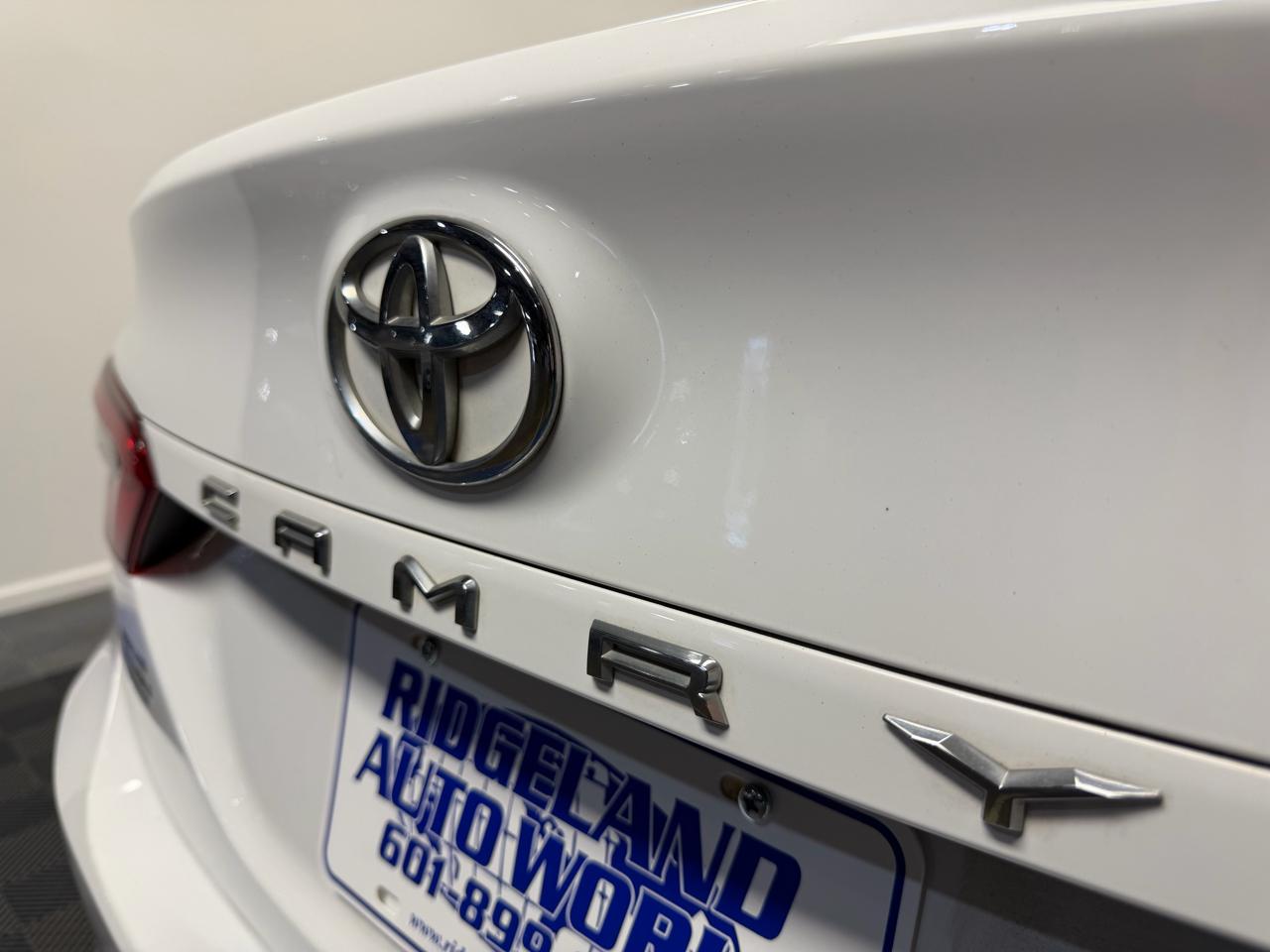 Toyota Camry LE Auto (Natl) 2020