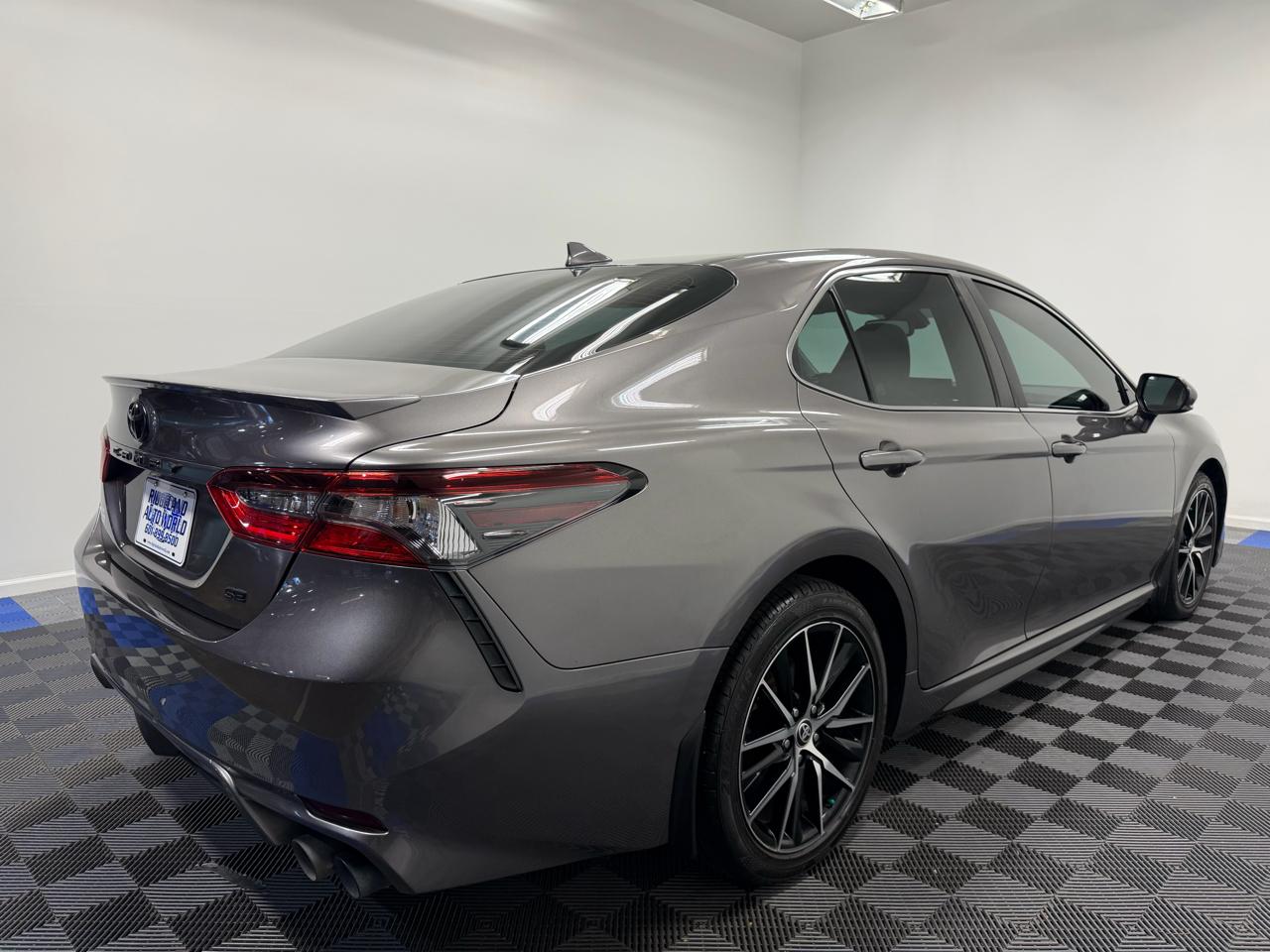 Toyota Camry SE Nightshade 4D Sedan 2021