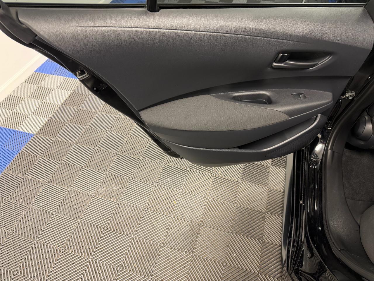 Toyota Corolla LE CVT (Natl) 2024