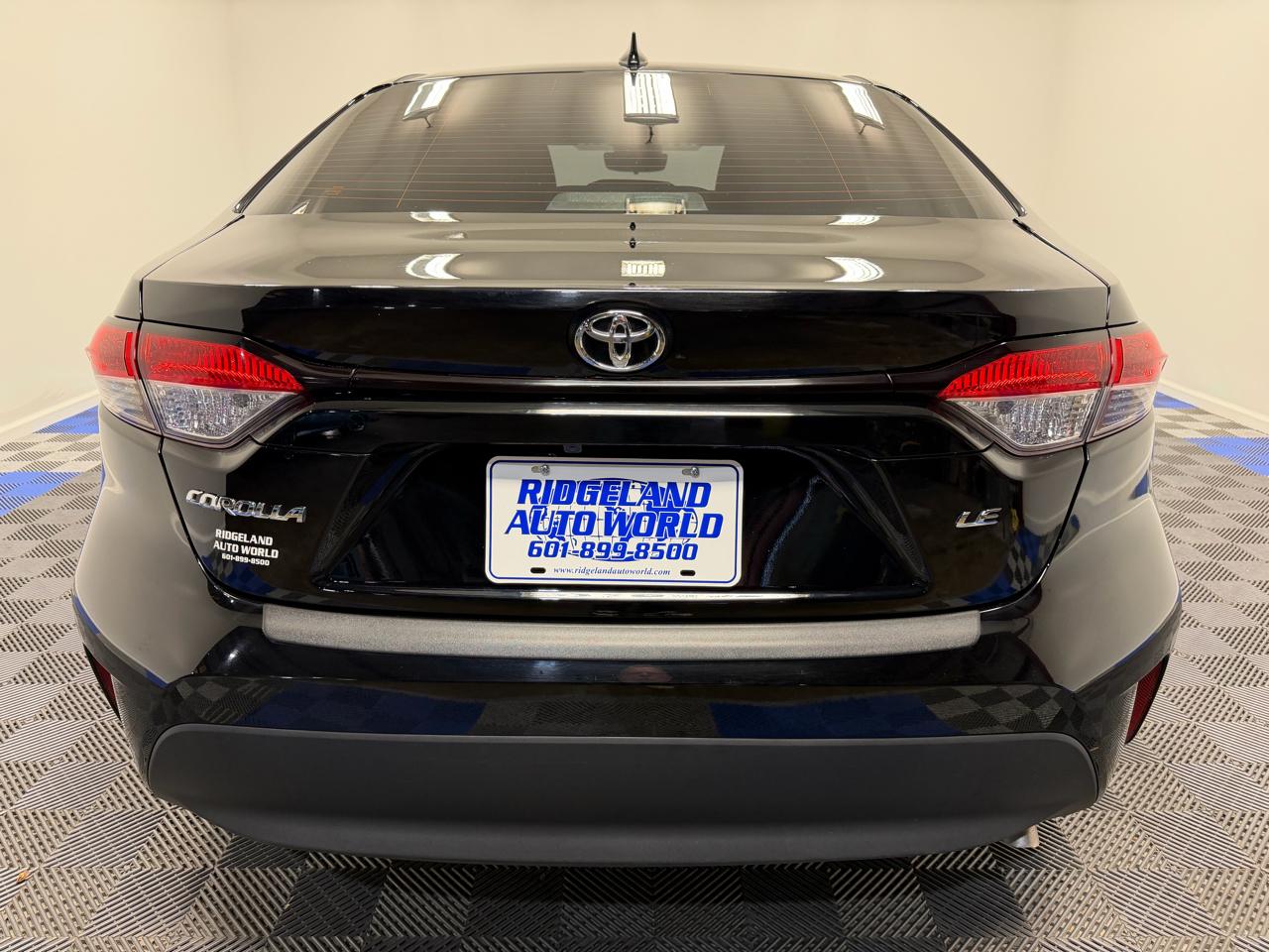 Toyota Corolla LE CVT (Natl) 2024