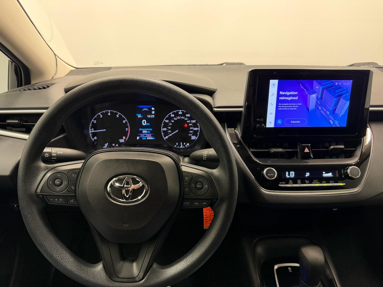 Toyota Corolla LE CVT (Natl) 2024