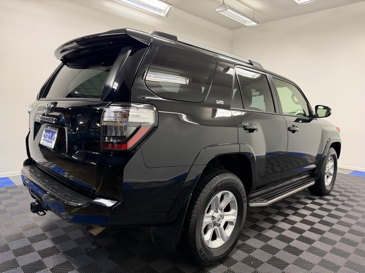 Toyota 4Runner SR5 Premium 2WD (Natl) 2021
